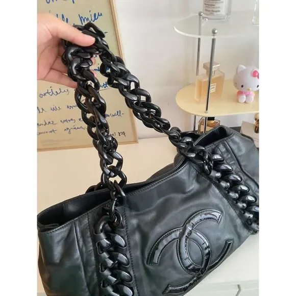 Chanel Women Pre-Loved Bag Very Good Condition - Picture 4 of 9